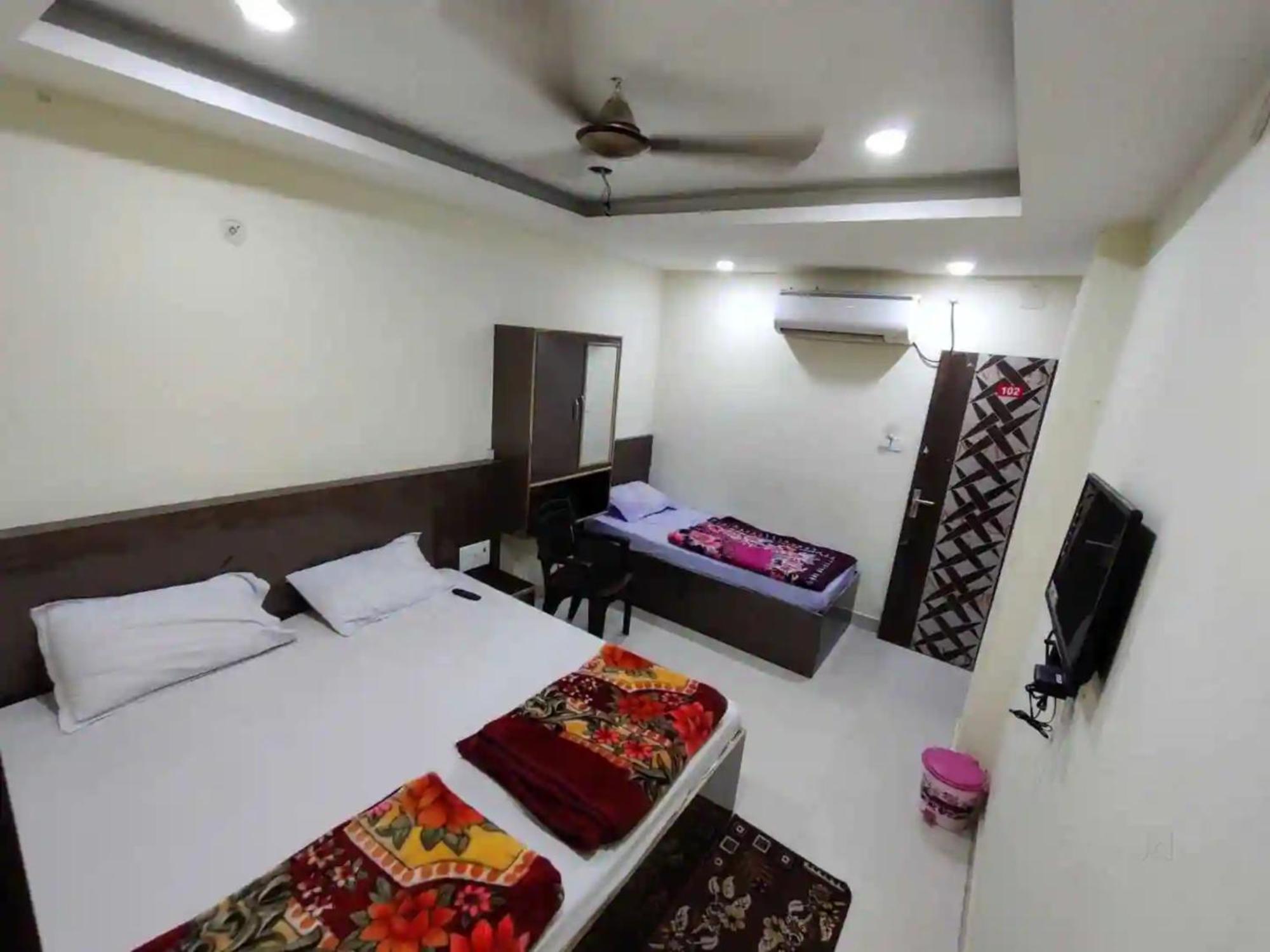 Hotel Swastik - Perfect Location And Comfortable 3*